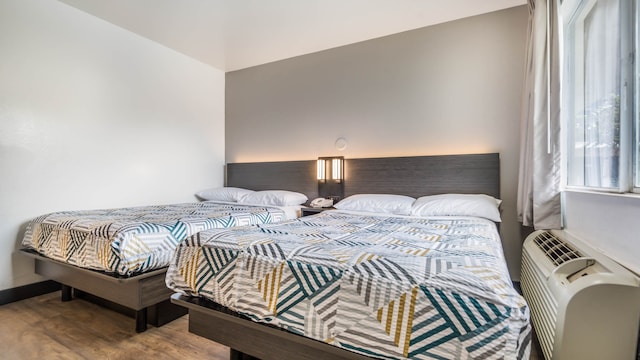 2 Full Beds | Micfridge