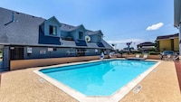 Motel 6 Alvin, TX