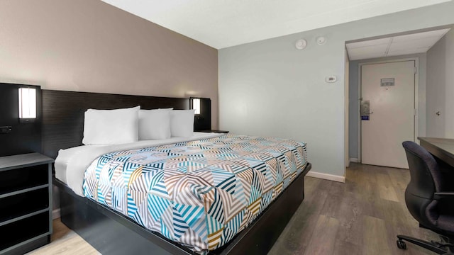 1 King Bed | ADA/RI Shower