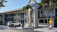 Motel 6 Riviera Beach, FL