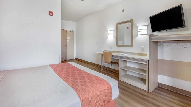 1 Queen Bed | Mobility Accessible Tub Nsmk