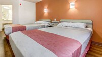 Motel 6 Roseburg, OR - I-5
