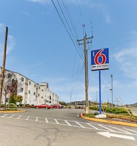 Motel 6 Roseburg, OR - I-5