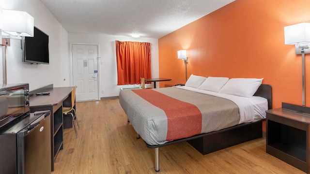 1 KING BED | NON-SMOKING, MICFRIDGE