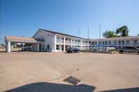Motel 6 Bryan, TX - University Area