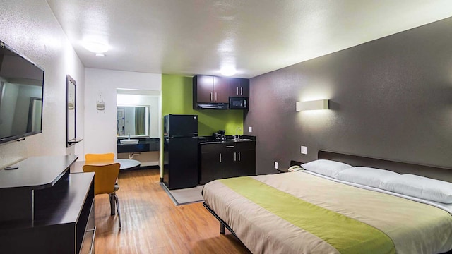 1 KING BED | SMOKING, KITCHEN