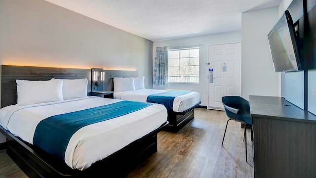 2 Full Beds | Smoking