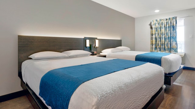 2 Queen Beds | Mobil Access Tub Nsmk Micfridg