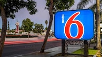 Motel 6 Anaheim, CA - Convention Center