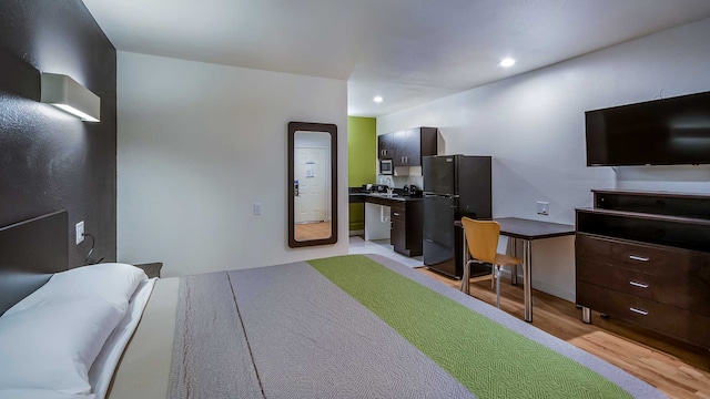 1 KING BED | NON-SMOKING, KITCHEN