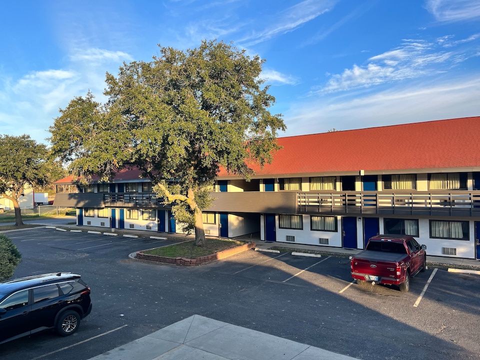 Studio 6 Suites Shreveport, LA – Industrial Loop, C71033, Shreveport LA