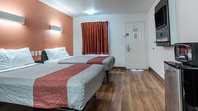 2 Full Beds | Mobility Accessible Tub Nsmk