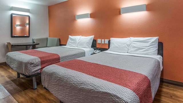 2 Full Beds | Smoking