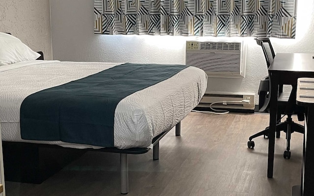 1 Queen Bed | Mobility Accessible Tub Nsmk