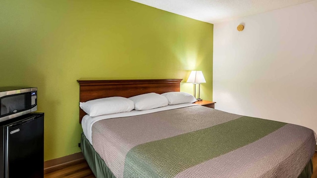 1 KING BED | NON-SMOKING, MICFRIDGE