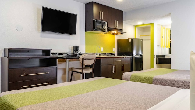 2 Queen Beds | Non-Smoking, Kitchen 