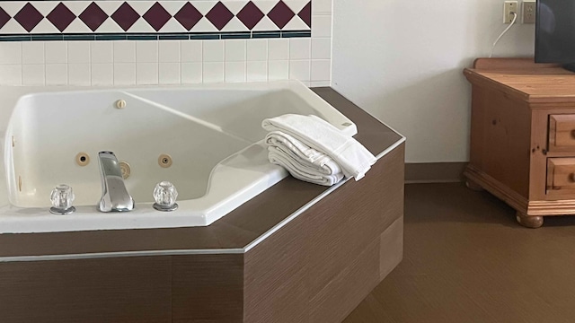 1 King Bed | Suite, Nsmk, Hot Tub, Micfridge