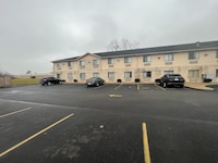 Motel 6 Portland, IN