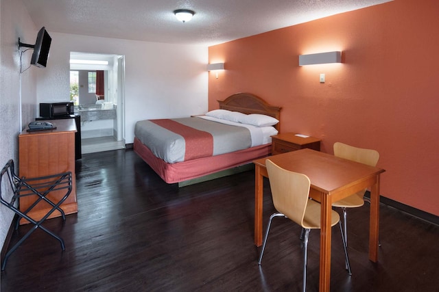 1 King Bed | Smoking, Micfridge