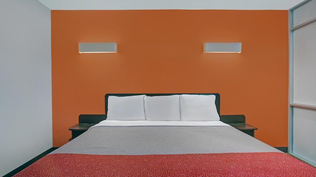 1 King Bed | Non-Smoking, Micfridge