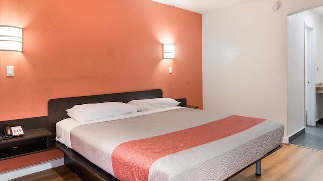 1 KING BED | SMOKING, MICFRIDGE