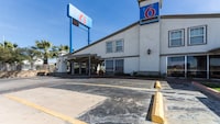Motel 6 Fort Worth, TX - Seminary
