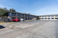 Motel 6 Fort Worth, TX - Seminary