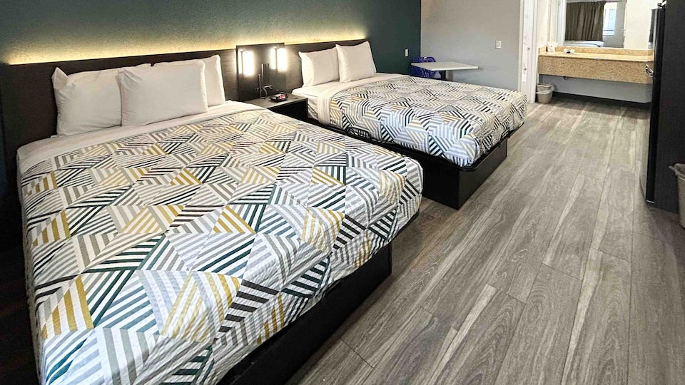 Studio 6 Bakersfield, CA - South,  Bakersfield, CA, Bakersfield