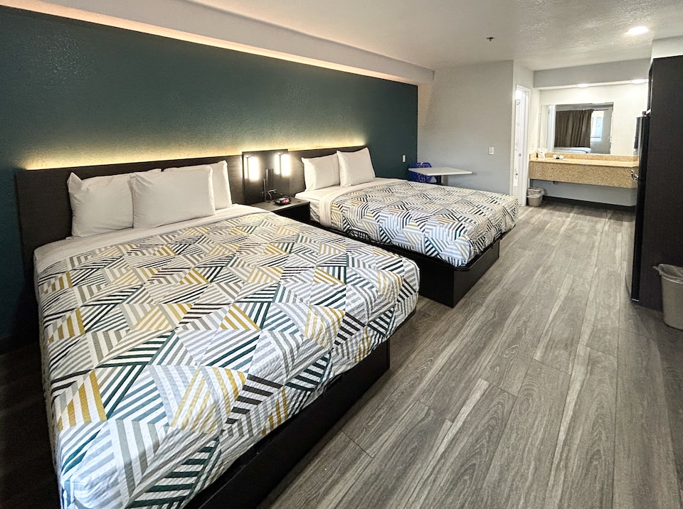 Studio 6 Bakersfield, CA - South,  Bakersfield, CA, Bakersfield