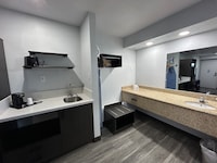 Studio 6 Bakersfield, CA - South