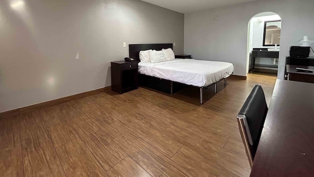 1 King Bed | Mobil Access Tub Nsmk Micfridg