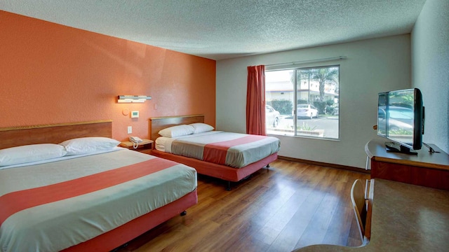 2 QUEEN BEDS | MICFRIDGE