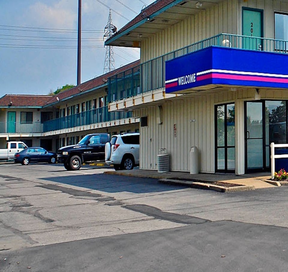 Motel 6 Pittsburgh, PA - Crafton, C15071, Pittsburgh PA