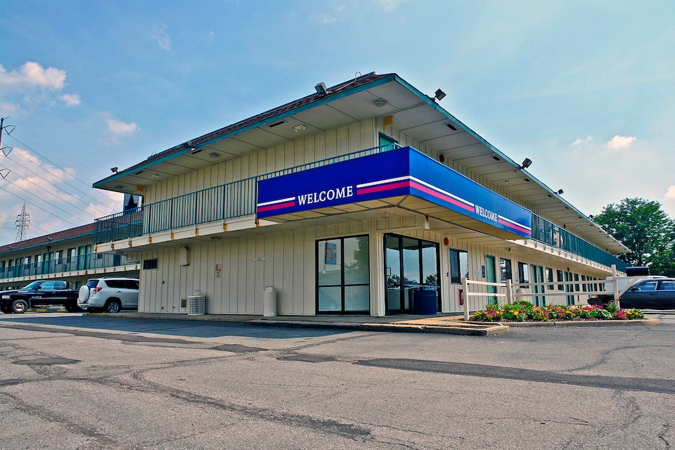 Motel 6 Pittsburgh, PA - Crafton, C15071, Pittsburgh PA