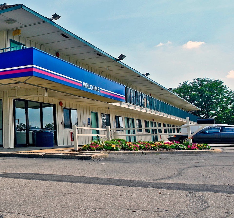 Motel 6 Pittsburgh, PA - Crafton, C15071, Pittsburgh PA