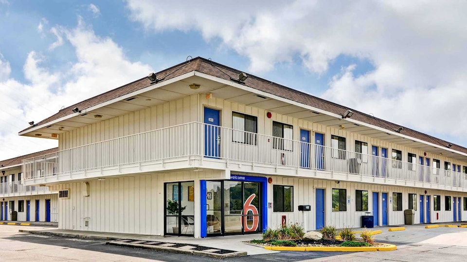 Motel 6 Pittsburgh, PA - Crafton, C15071, Pittsburgh PA