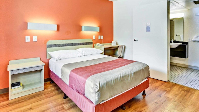 1 FULL BED | ADA/ROLL-IN SHWR