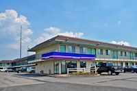 Motel 6 Pittsburgh, PA - Crafton
