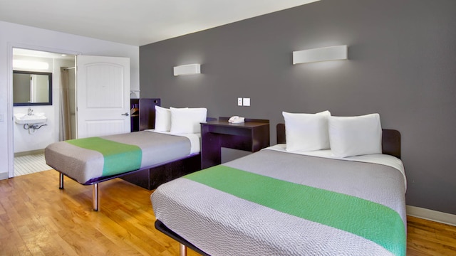 2 FULL BEDS | MOBIL ACC RI SHWR NSMK KITCHEN