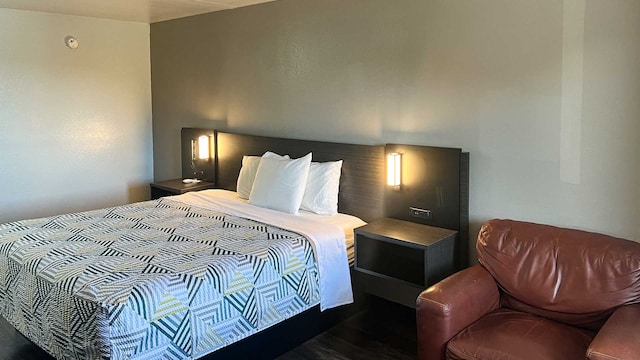 1 King Bed | Mobil Access Tub Nsmk Micfridg