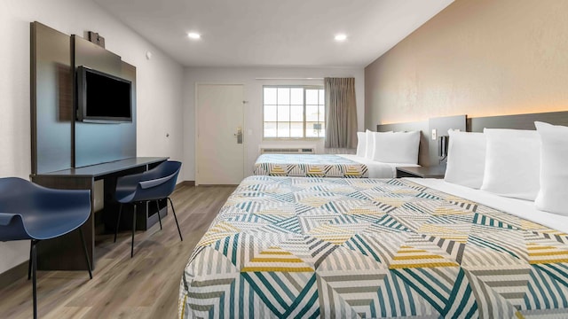 2 Full Beds | Mobility Access RI Shower Nsmk