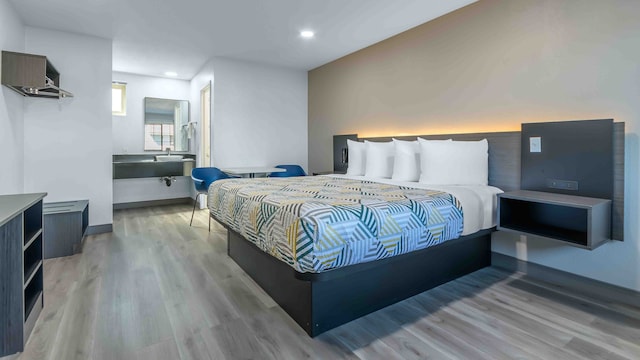 1 King Bed | Non-Smoking