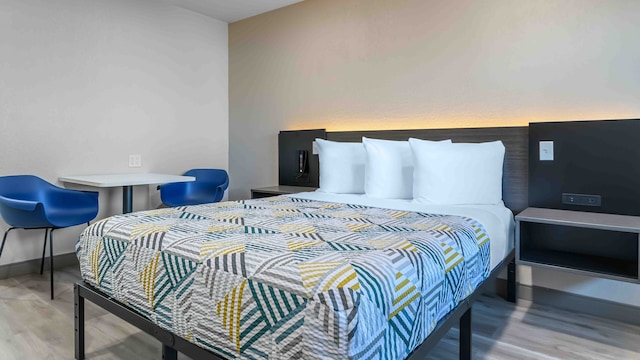 1 Queen Bed | ADA/RI Shower/Non-Smoking