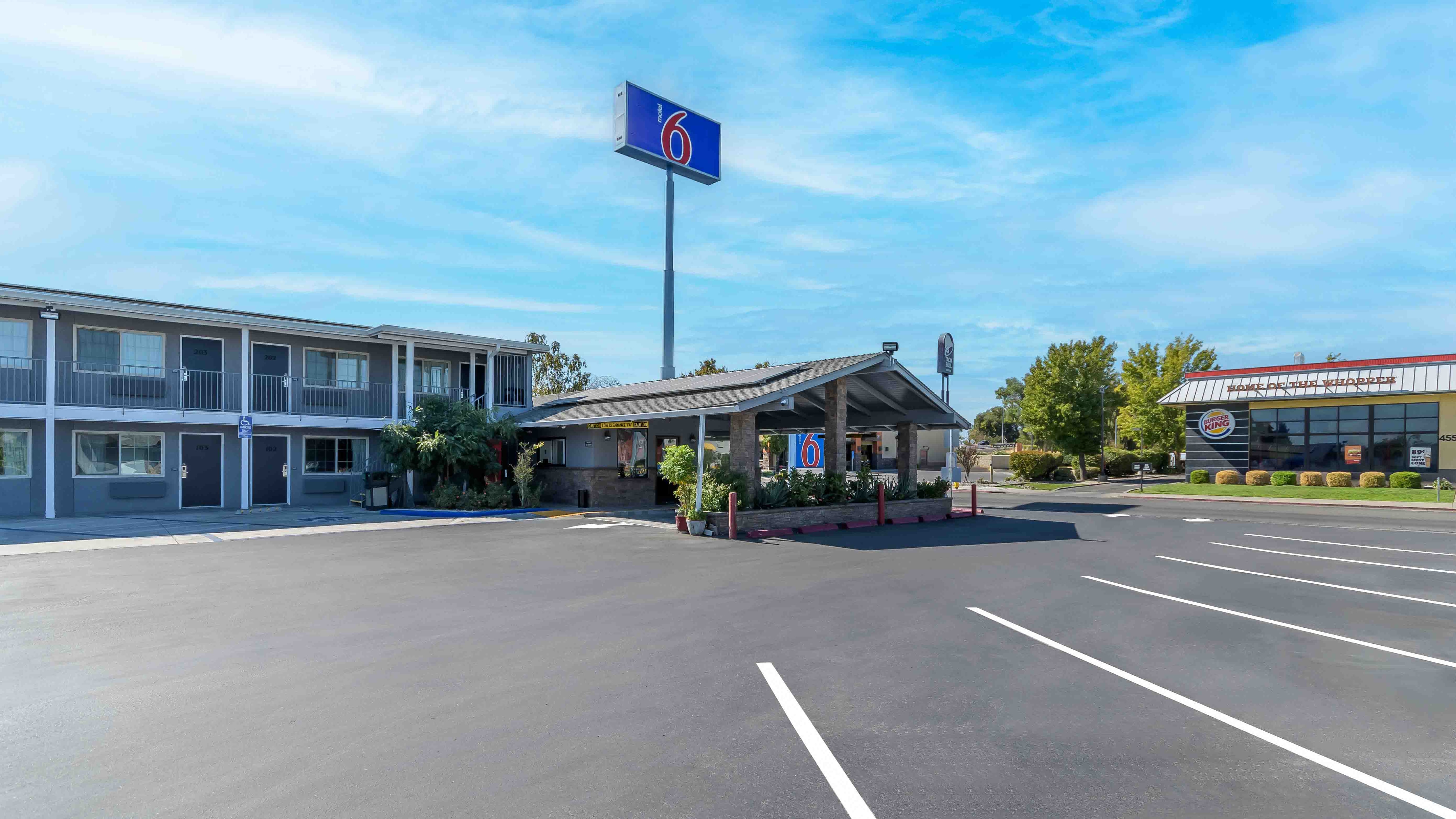 Motel 6 Willows, CA | Low Rate & Pet-Friendly Motels