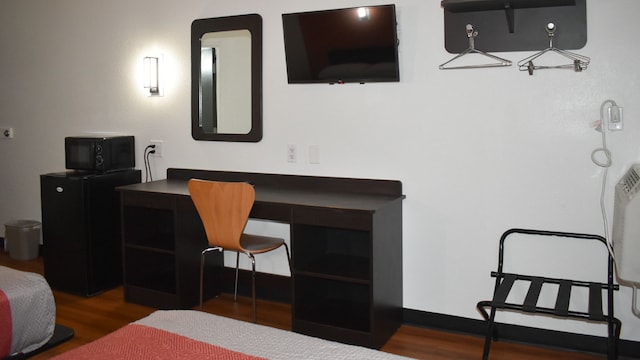 2 Full Beds | Micfridge