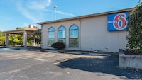 Motel 6 Hannibal, MO