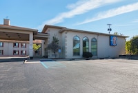 Motel 6 Hannibal, MO