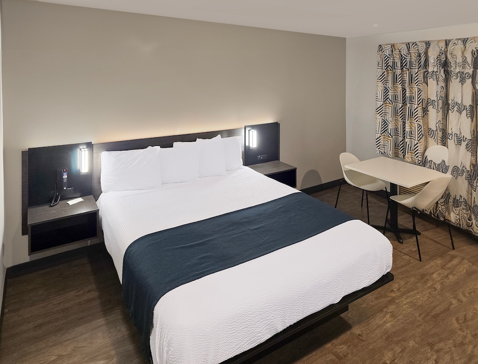 Motel 6 Los Angeles, CA - Downtown, C90006, Los Angeles