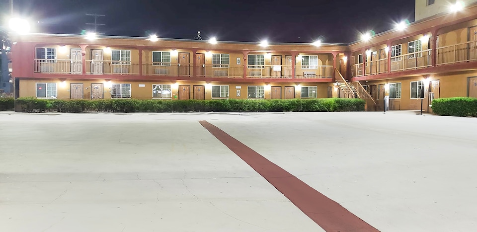 Motel 6 Los Angeles, CA - Downtown, C90006, Los Angeles