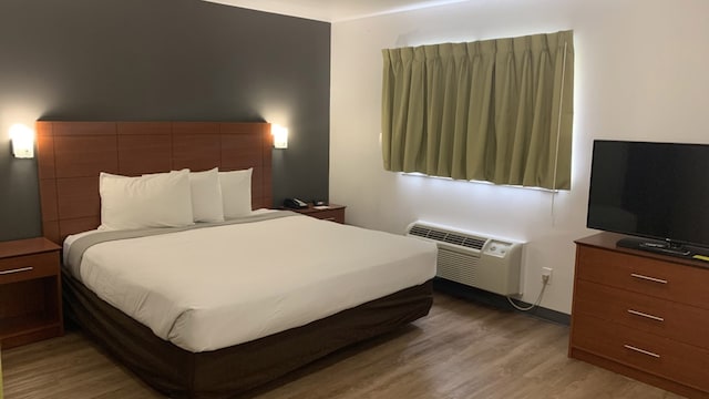 1 King Bed | Non-Smoking, Sofa-Bed